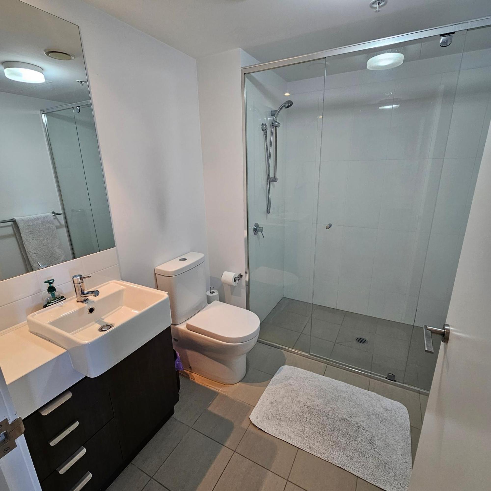 Private Bedroom & Bathroom In Shared Inner Brisbane Apartment Exterior foto